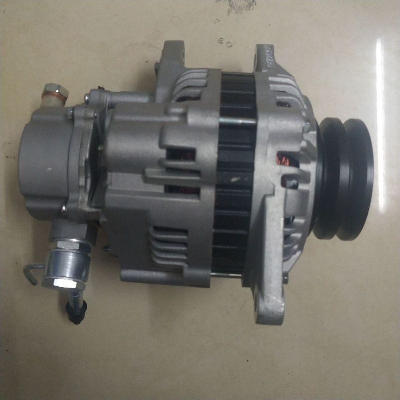 Standardalternator MD309849 für den Mitsubishi L400 Bus Pajero 4D56